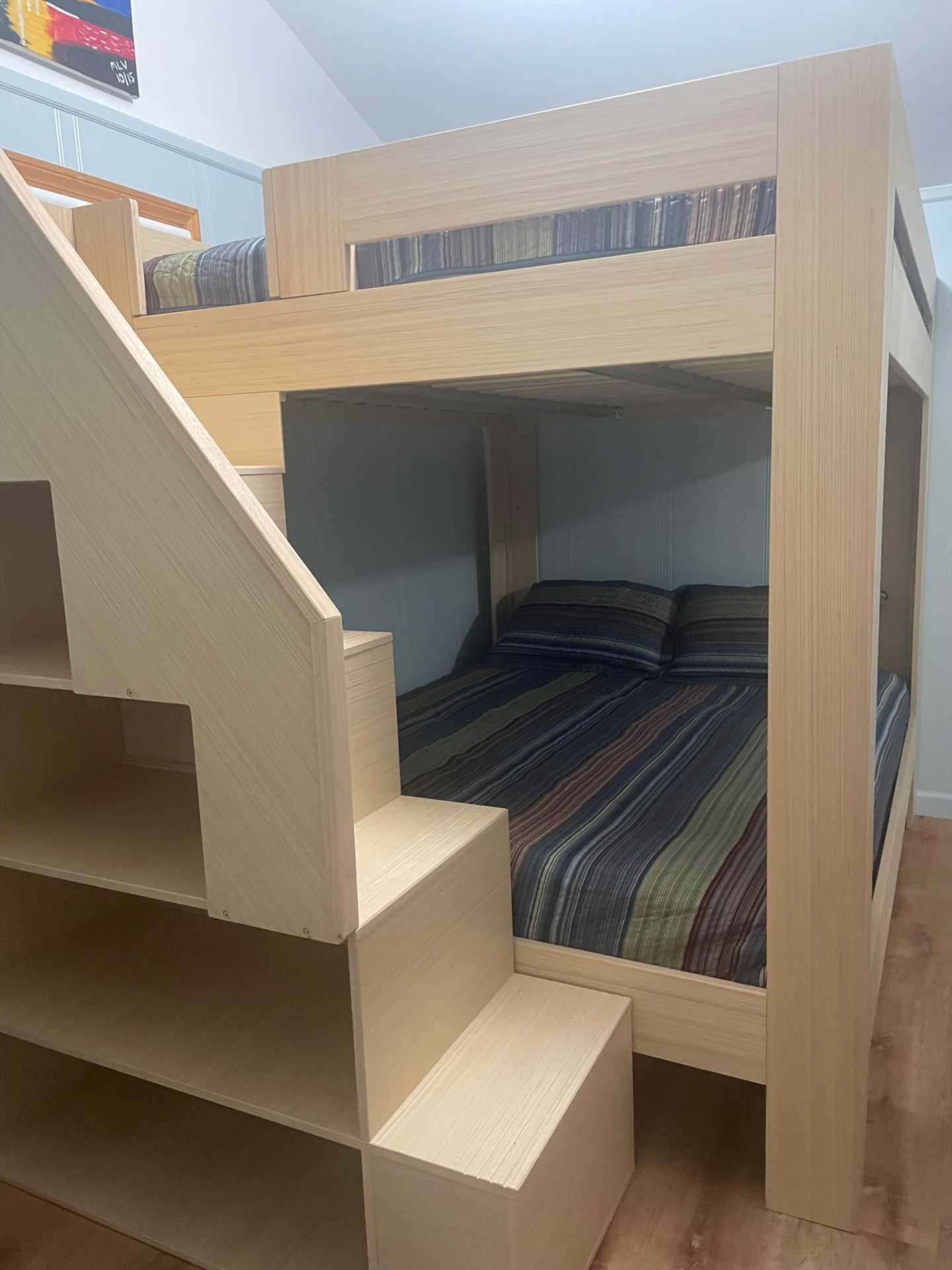 Queen Bunkbed BR