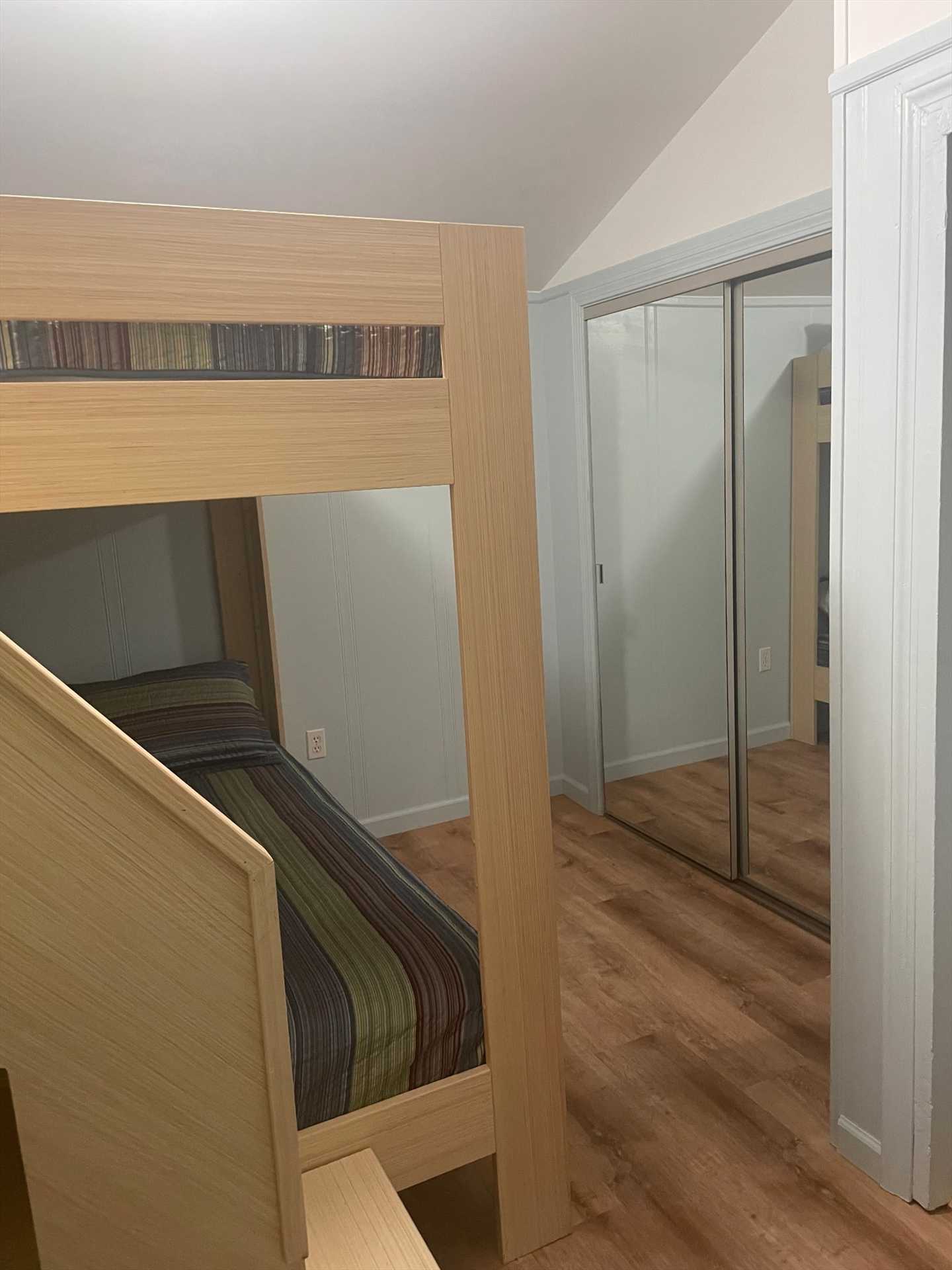 Queen Bunkbed BR