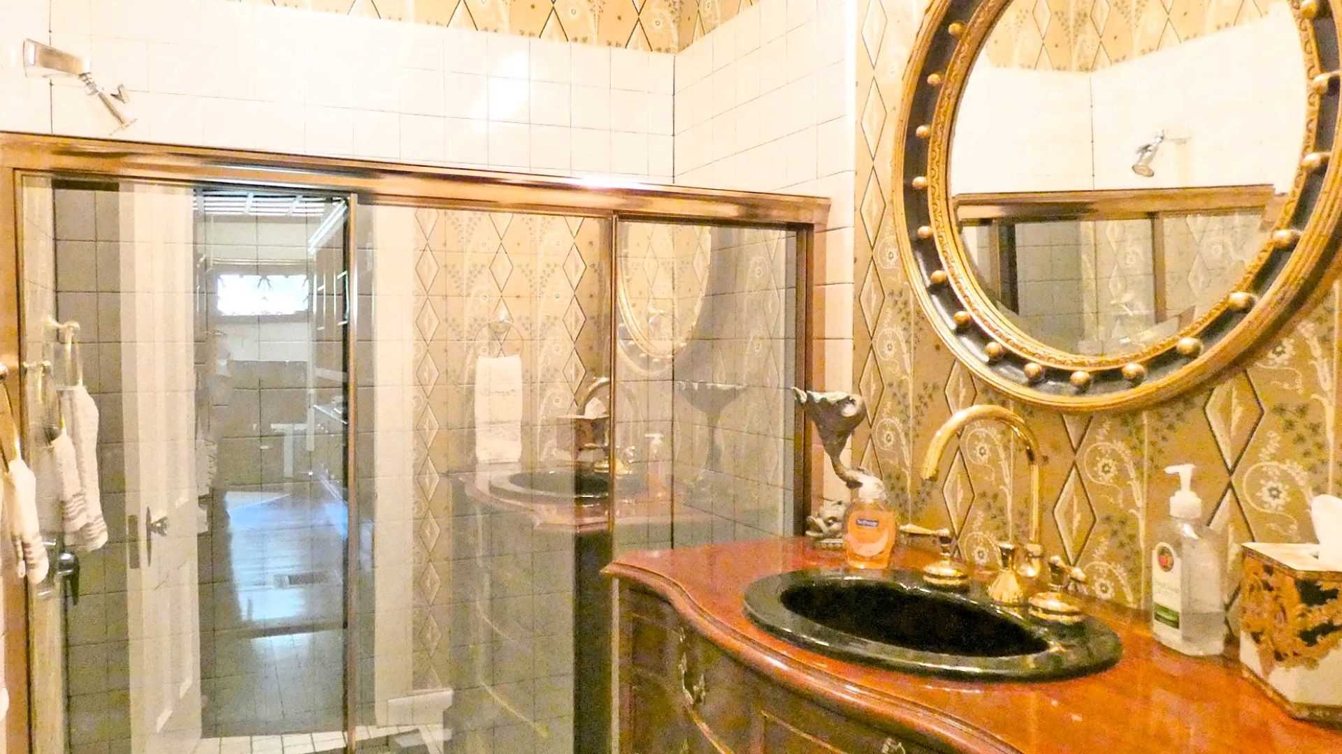 Downstairs Full Bath