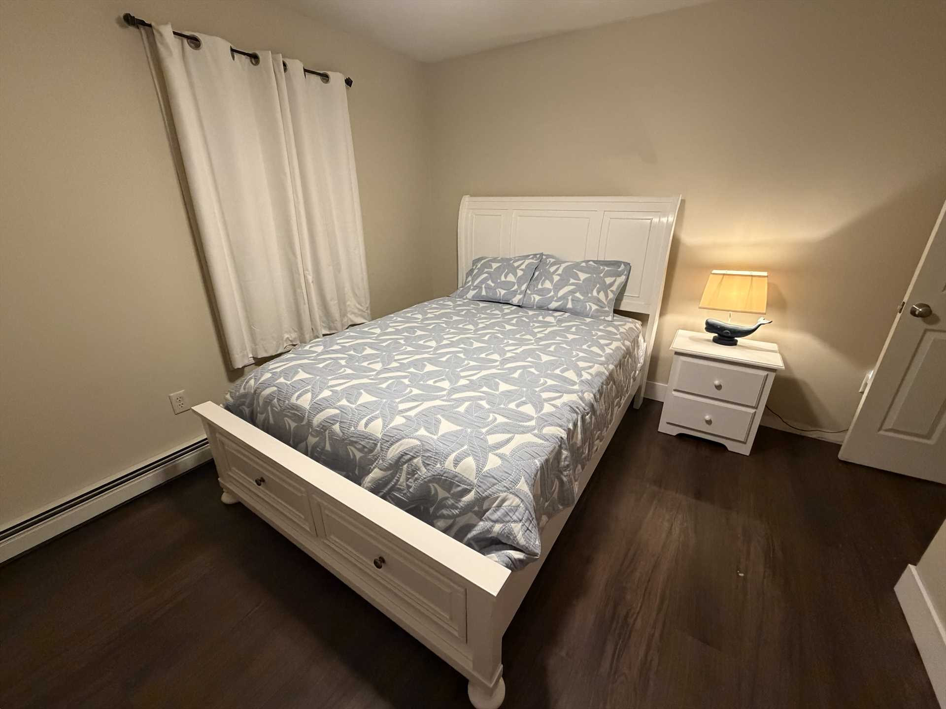Queen Bedroom