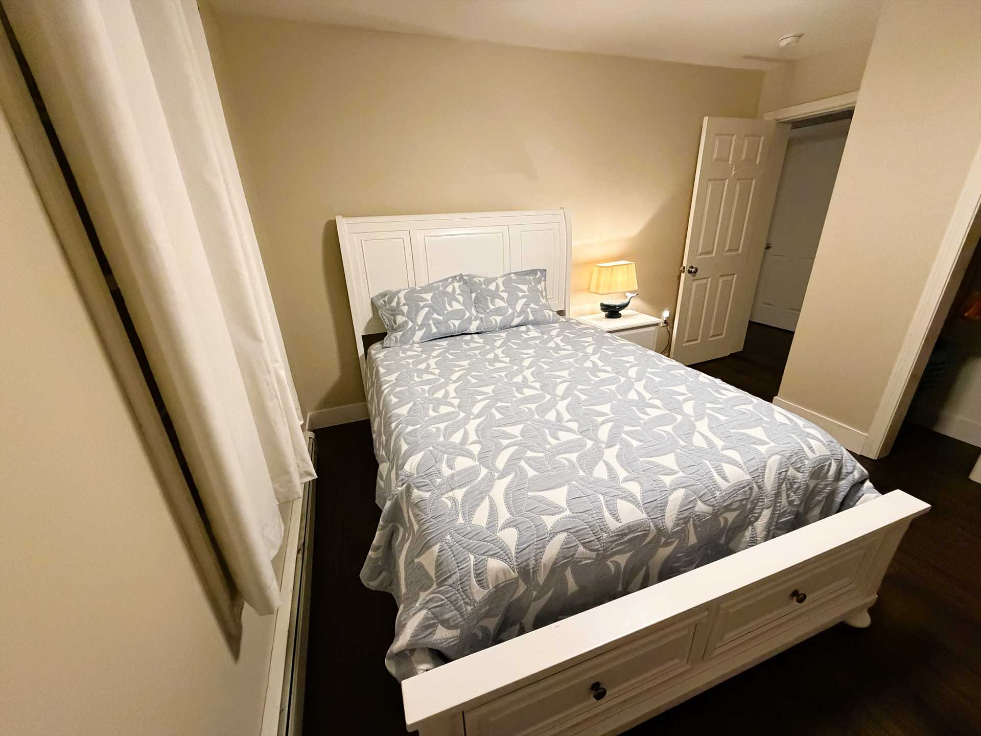 Queen Bedroom