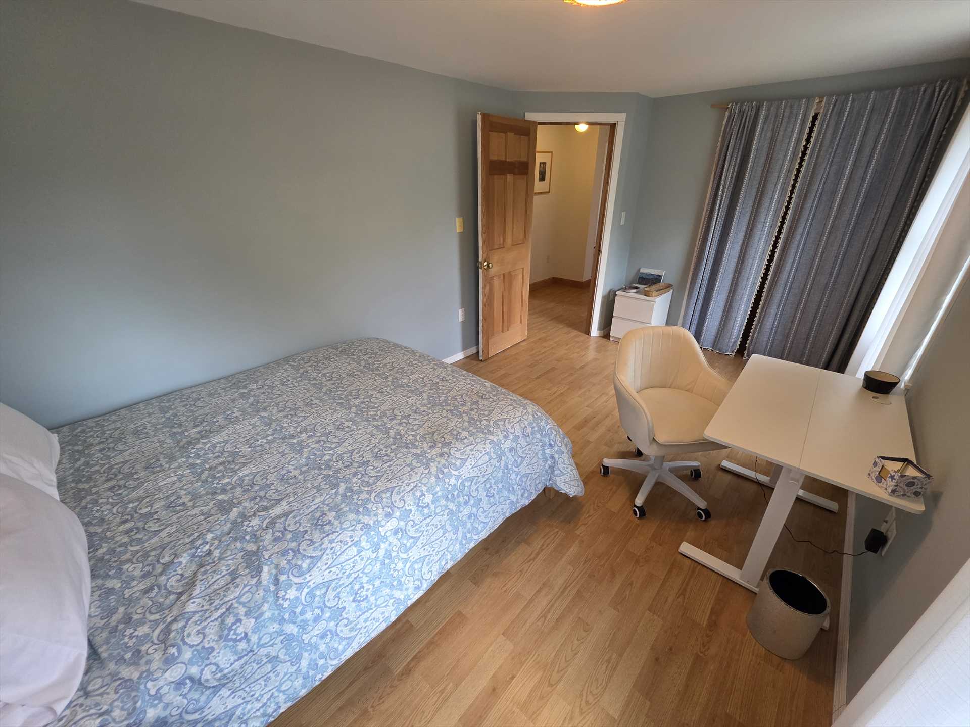 2nd Floor Queen BR