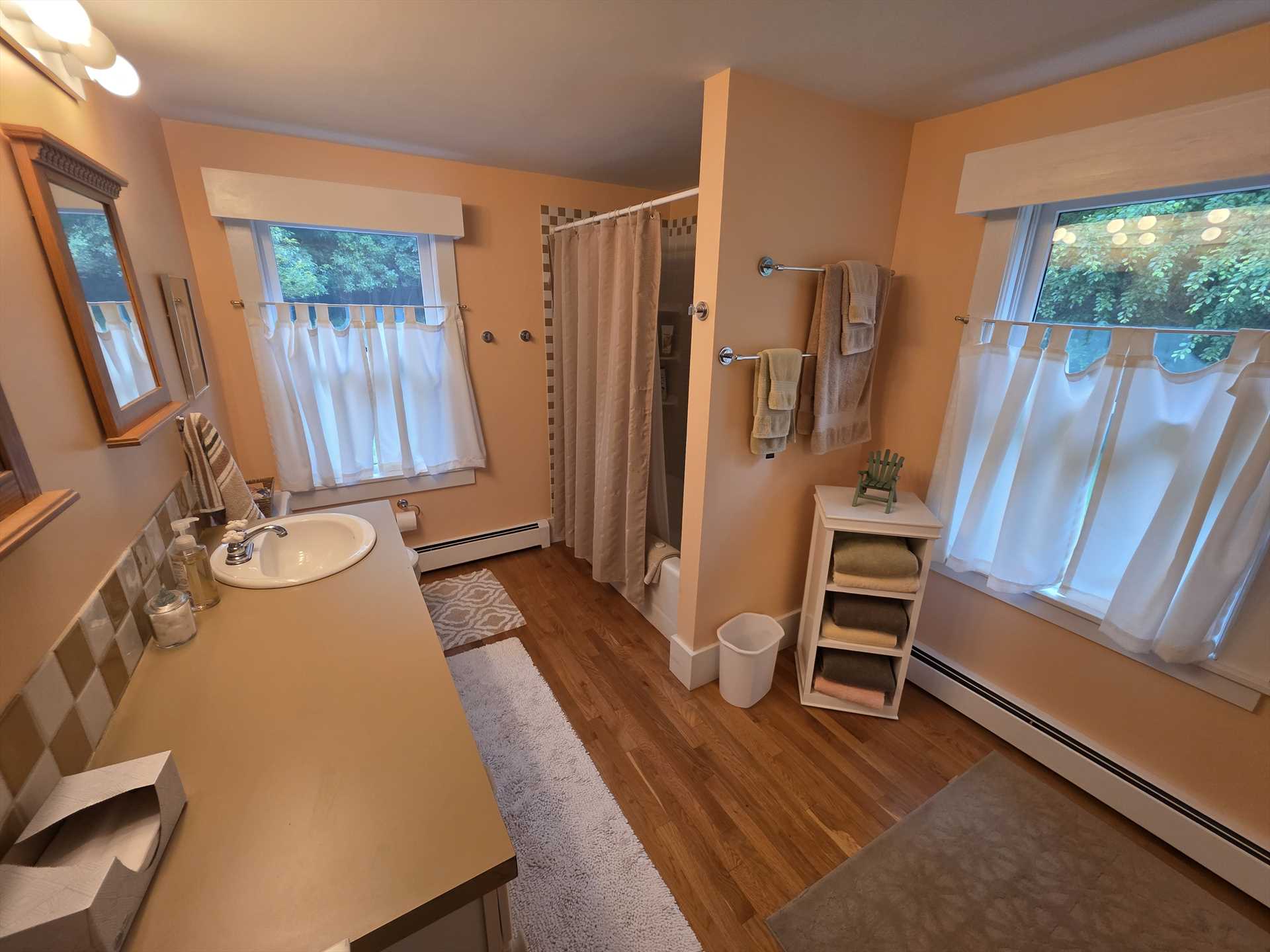 1st Floor Bath