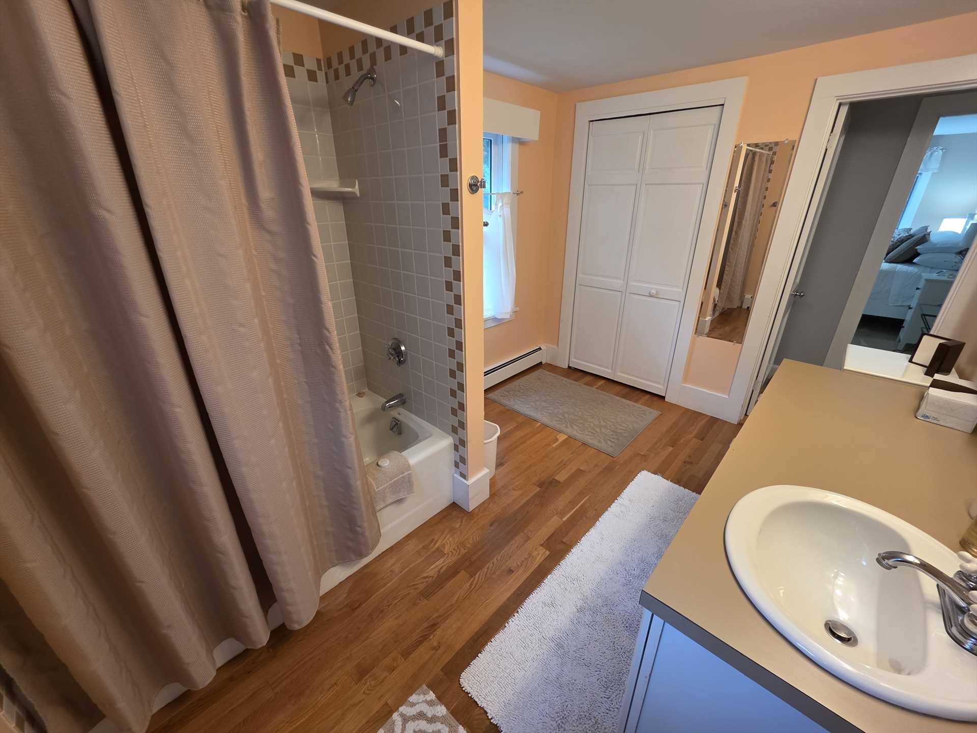 1st Floor Bath