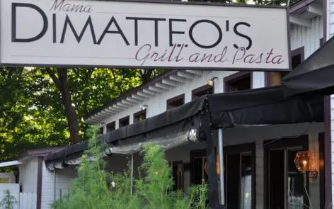 A sign for matteo 's grill and pasta.